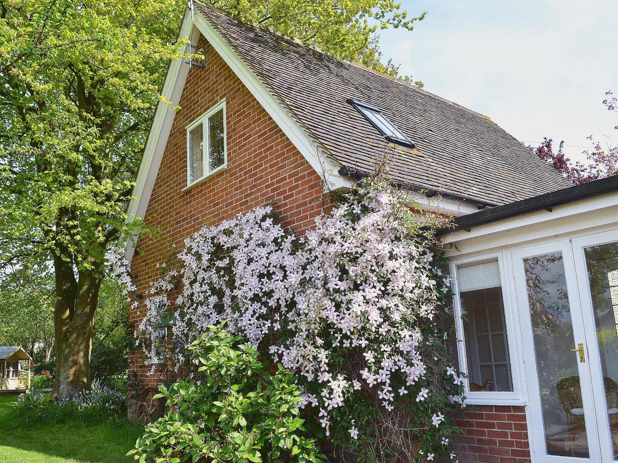 Goodwood Coach House Villa Westhampnett Exterior foto
